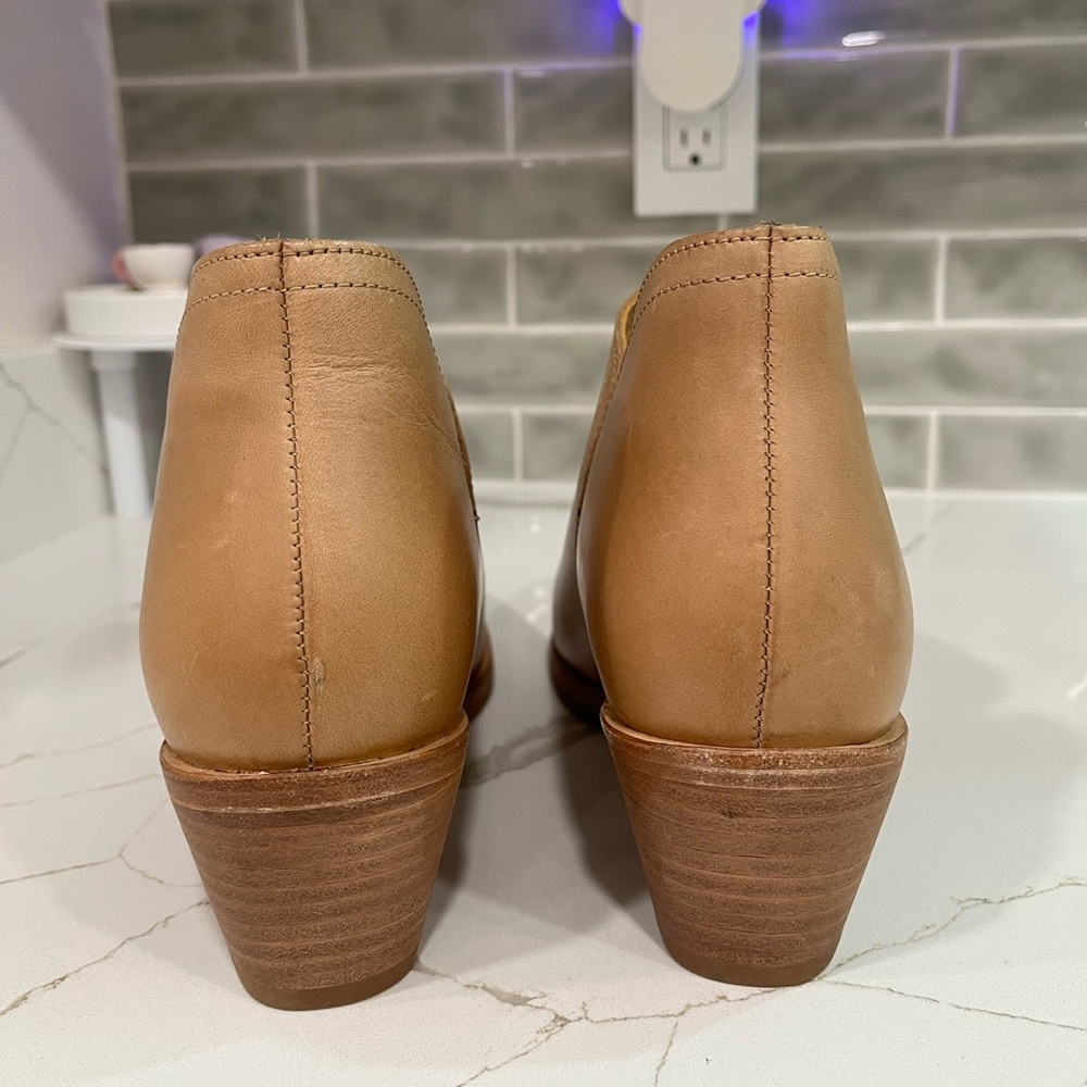 Nisolo Mia  Everyday Ankle Bootie. Women’s size 9 Color Almond. - Picture 6 of 13